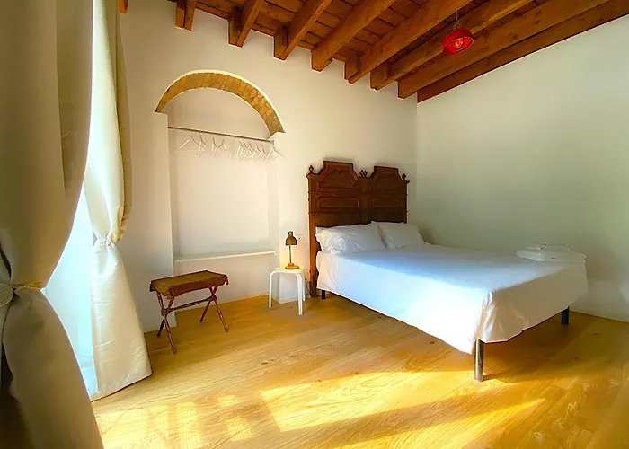 Historic Charm With Whirlpool - Motta Como